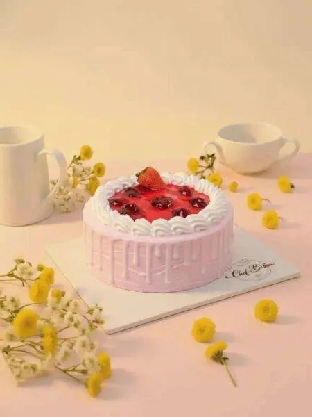 Strawberry Wonderland Cake